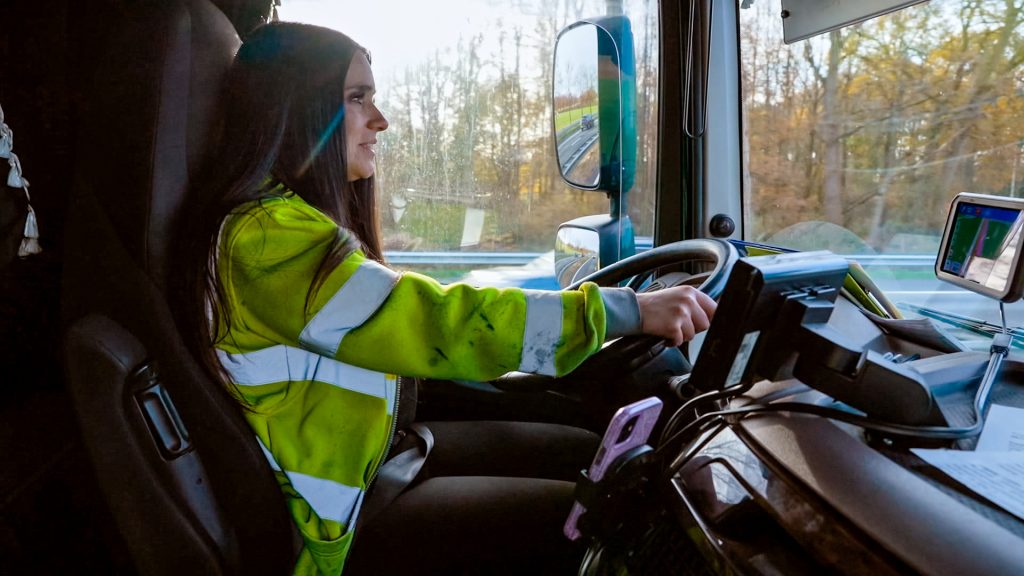 Vrouwelijke truckers verleggen grenzen in 'Vlaamse meiden die rijden'