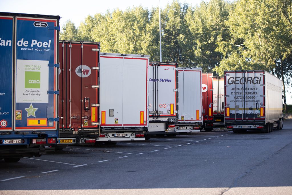 Vakbond FNV: 'Zorg voor voldoende parkeerplekken voor chauffeurs'